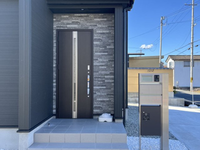 【玄関】 | 大和高田市西坊城 全5棟 1号棟