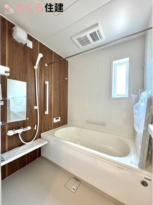 いろどりアイタウン佐野市中町　３号棟の浴室|洗濯物が乾かない雨の日に衣類を乾燥できる浴室換気乾燥機付き！！