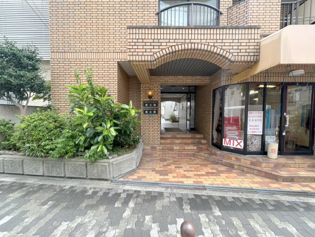 第2グランドコーポラス新大阪のエントランス