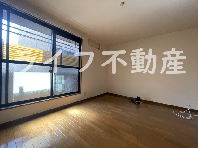 YANOロイヤルガーデンの居間・リビング
