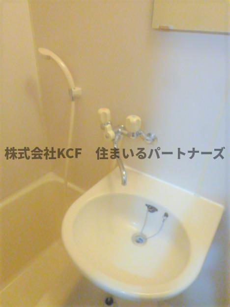 ハイラーク花畑駅前の洗面所|広い洗面スペース