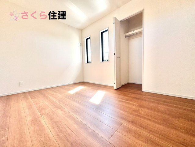 いろどりアイタウン佐野市栃本町　1号棟の洋室|広々とした洋室です♪お子様の成長に伴って増えていく荷物にも対応できます！
