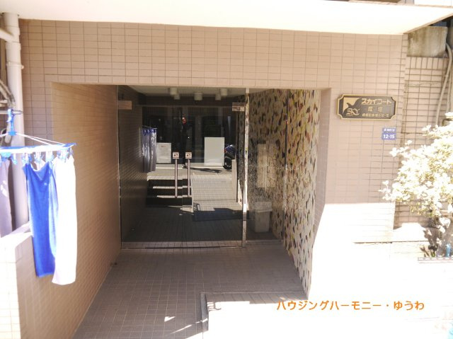 【エントランス】 | スカイコート成増 | 住まいの顔にふさわしい落ち着いた迎賓空間