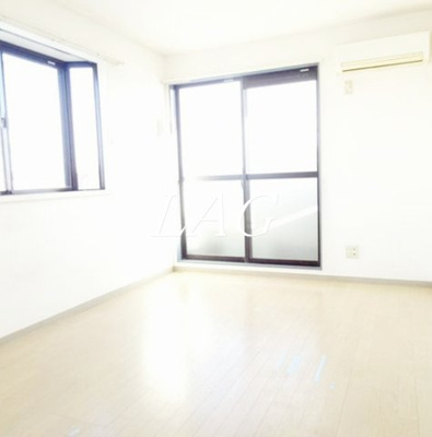 【居間・リビング】 | クリスタル・ハイツ青井 | 洋室のお部屋です。