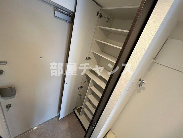 エステムコート名古屋葵の玄関