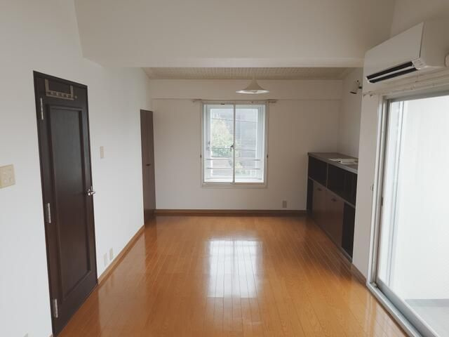 エーデルハイツの居間・リビング