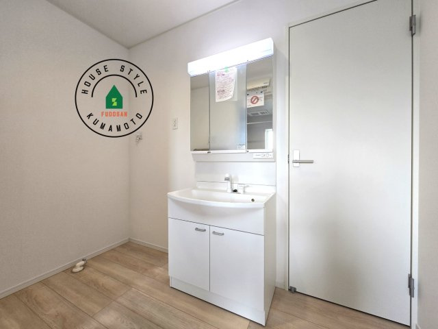 熊本市北区梶尾町第9-3棟（1号棟）の内観：施工例|洗面所は小さなプライベートスペース。歯磨き、洗顔と毎日施す個人空間。