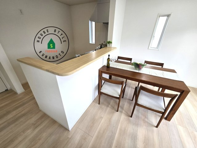 熊本市北区梶尾町第9-3棟（1号棟）の内観：施工例|ダイニングとリビングのメリハリが付けやすい空間設計になっています。