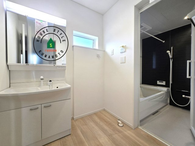 熊本市北区梶尾町第9-3棟（2号棟）の内観：施工例|脱衣所、洗面所は小さなプライベートスペース。歯磨き、洗顔と毎日施す個人空間。