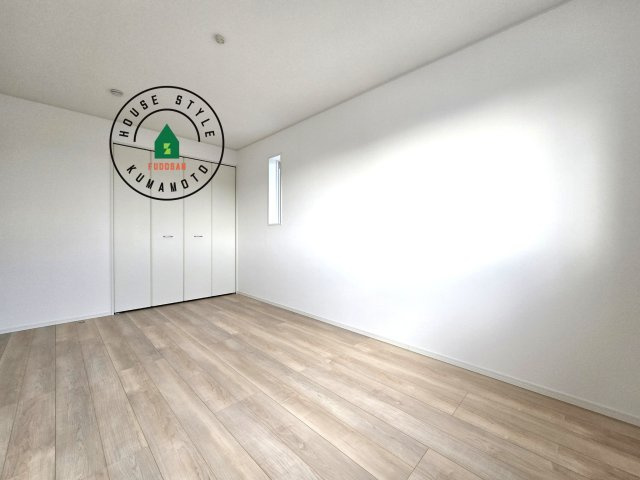 熊本市北区梶尾町第9-3棟（2号棟）の内観：施工例|元気いっぱいのお子様が活躍するお部屋です。