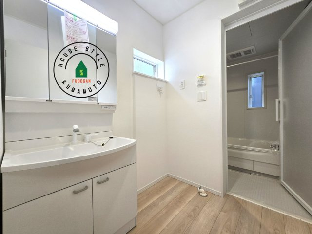 熊本市北区梶尾町第9-3棟（3号棟）の内観：施工例|脱衣所、洗面所は小さなプライベートスペース。歯磨き、洗顔と毎日施す個人空間。