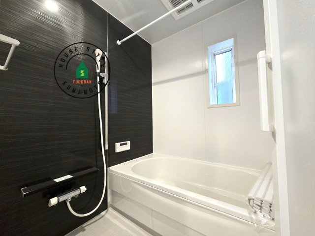 熊本市北区梶尾町第9-3棟（3号棟）の内観：施工例|浴室は一日の疲れを癒す場所だから、家族みんながゆったりできる快適設計。追い炊き機能付きオートバス。安定した温度で、いつでも快適に入浴できます。