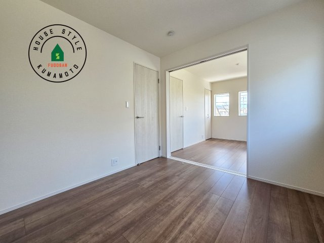 熊本市南区薄場2丁目第2-2棟（2号棟）の洋室|採光良好な洋室は全居室、複層ガラスの遮熱効果と断熱効果で、一年中快適に過ごせます。