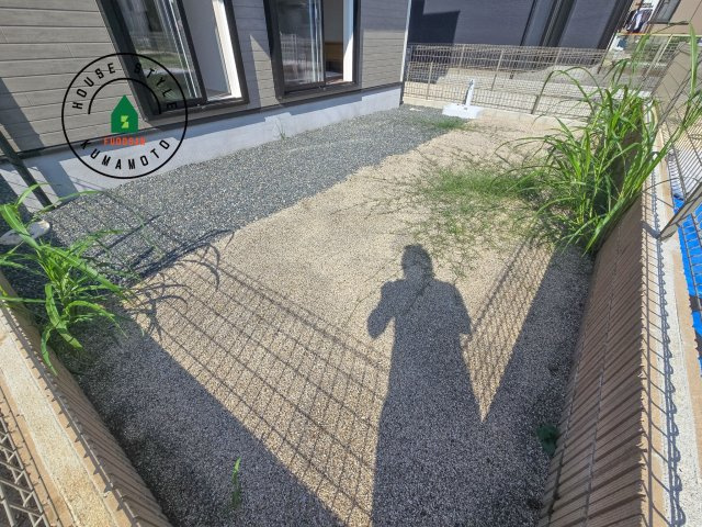 熊本市南区薄場2丁目第2-2棟（2号棟）の庭|お庭で自由な時間を過ごせます。