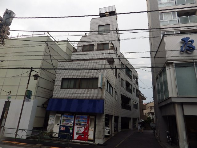 Housekul千駄木ビルの外観