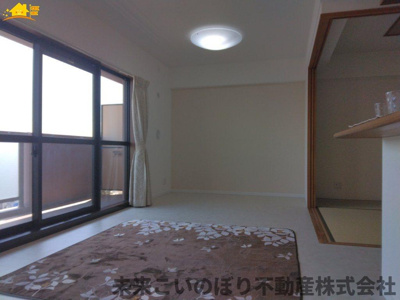 【居間・リビング】 | ダイアパレス春日部センタースクエア | 解放感のある広々LDKで大切な家族との時間が過ごせます。