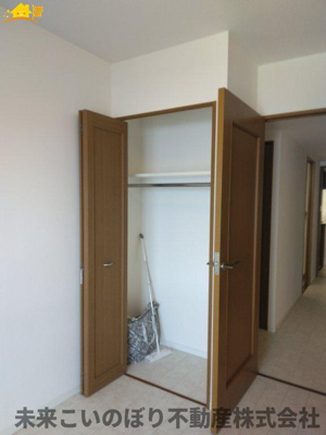 【収納】 | ダイアパレス春日部センタースクエア | 各居室には十分な収納スペースを確保。お部屋全体を広々と使うことができます。