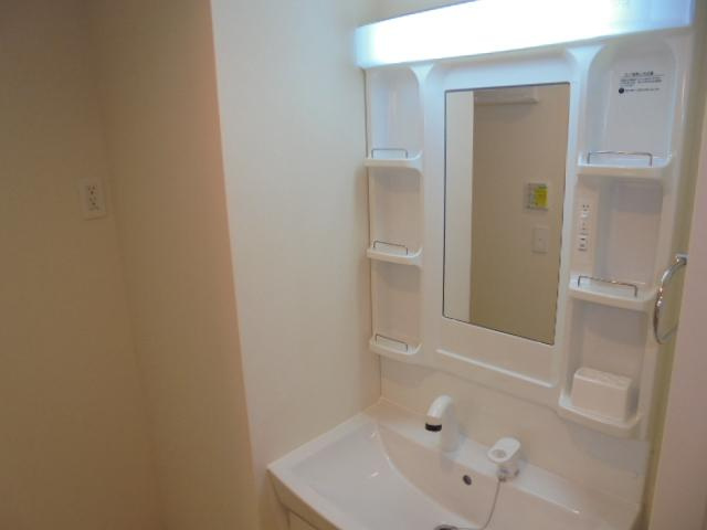 ロワゾ　ドゥ　ボヌールの洗面所|洗髪洗面化粧台