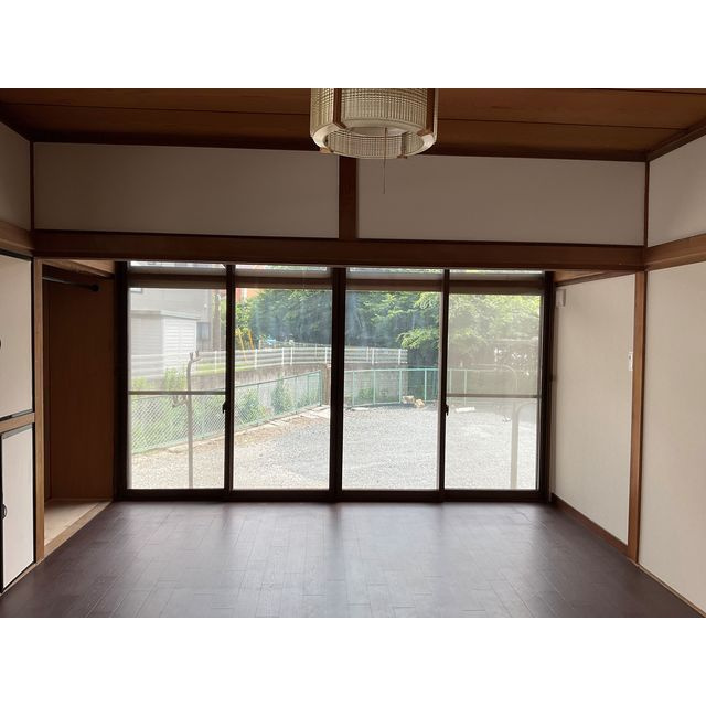 駒生町平屋戸建ての居間・リビング