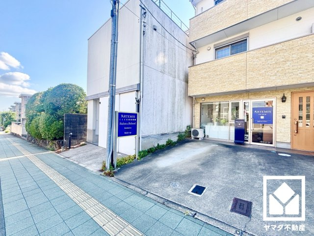 伏見区鍋島町の駐車場
