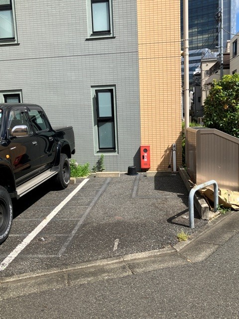 アクエリアス三軒茶屋の駐車場