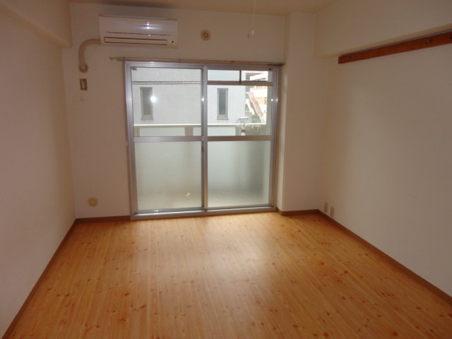 亀井弐号館の内装