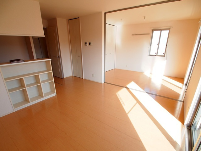 メゾン　エスポワールの居間・リビング