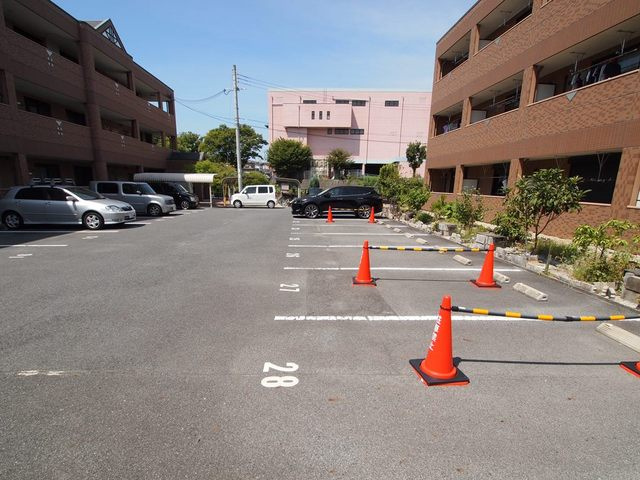 ラ・ポーラ滝川2の駐車場