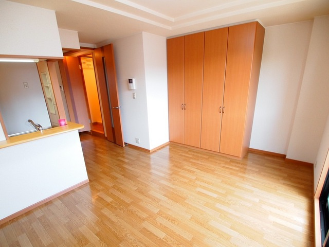 ラ・ポーラ滝川2の居間・リビング