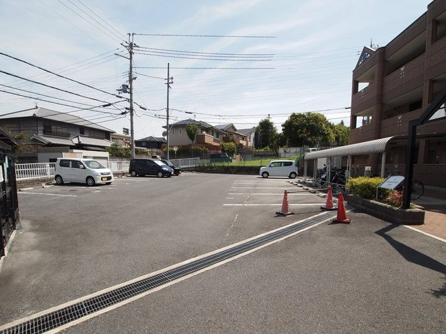 ラ・ポーラ滝川2の駐車場