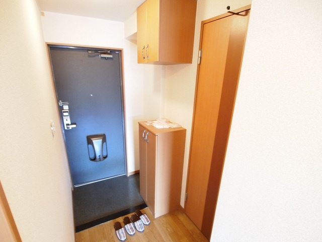 ラ・ポーラ滝川2の玄関