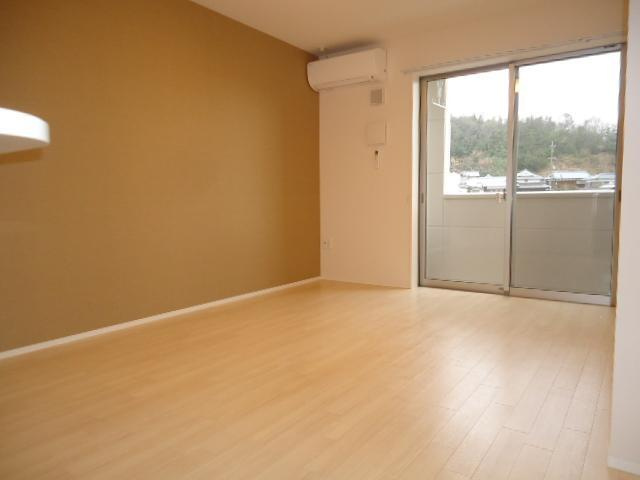 スーリールプラス　Ⅰ番館の居間・リビング|リビング