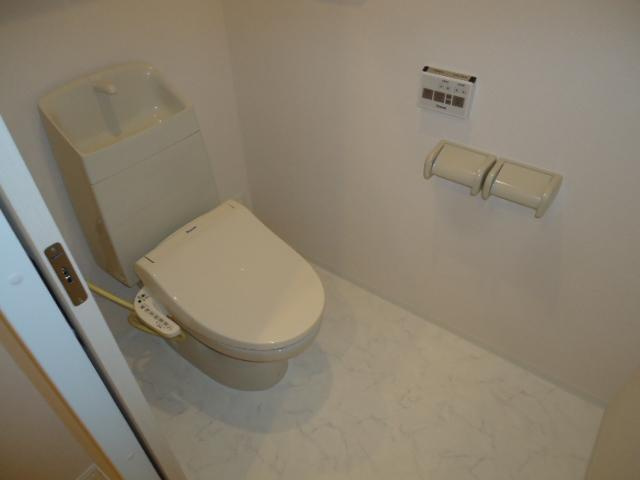 スーリールプラス　Ⅰ番館のトイレ|シャワー付トイレ