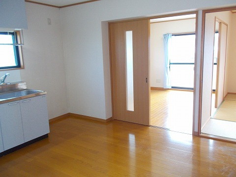 メゾンエトワールの居間・リビング