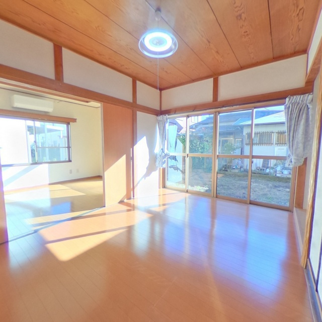 岐阜市岩地２丁目の一戸建ての居間・リビング