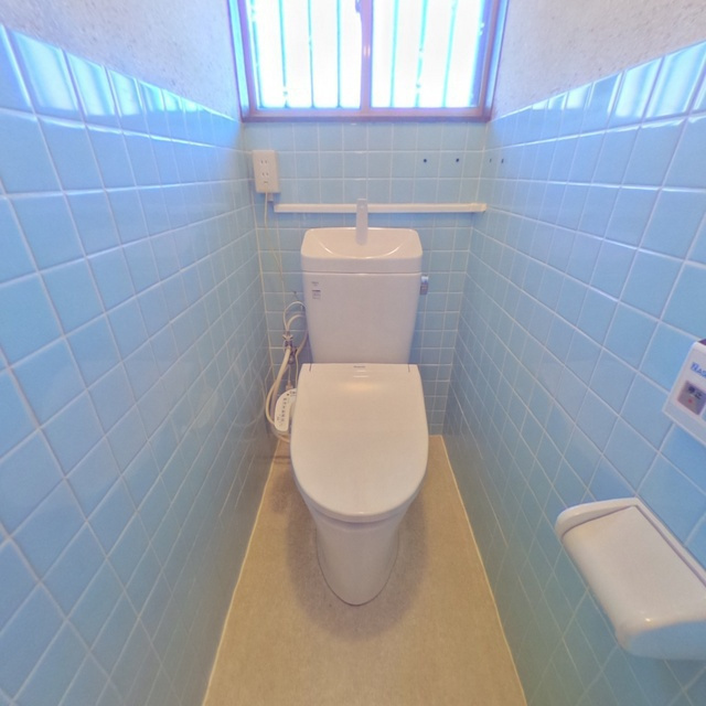 岐阜市岩地２丁目の一戸建てのトイレ