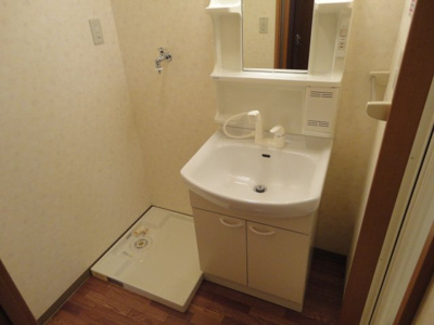 【洗面所】 | シンフォニー田園 | 洗面所(人感センサーライト)