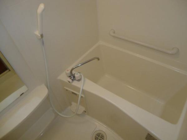 メゾン　プラヴィの浴室