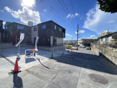 【前面道路含む現地写真】 | 宜野湾市我如古4丁目1期（全4棟）ラスト6号棟 | ※北東側位置指定道路5.9m♪