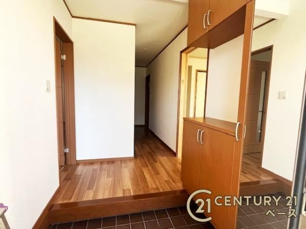 磯城郡田原本町宮森　一戸建の玄関|玄関には大容量シューズボックス完備！