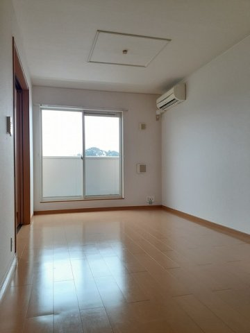 荒尾ガ－デンヒルズの居間・リビング