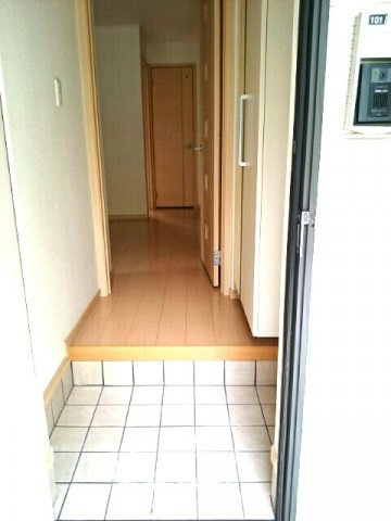 フレスクーラＫ・ＯⅡの玄関