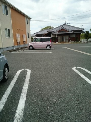 フレスクーラＫ・ＯⅡの駐車場