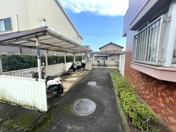 エメラルドマンション古国府のその他共用部分|バイク専用スペース完備されています♪