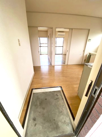 ライズホーム西武立川の玄関|ゆったりとした玄関です