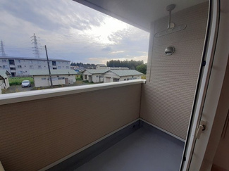 【バルコニー】 | カーサ　テポーレＢ | 広々としたバルコニーです