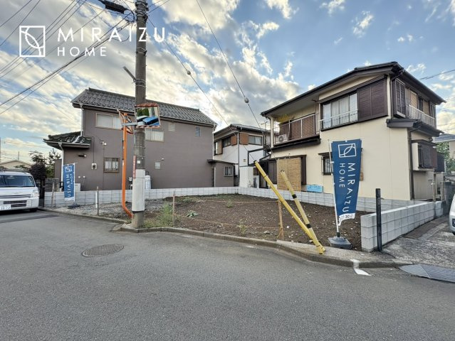 【外観】 | 運転が不安な方も安心な前面道路、きちんと幅員のある道路は女性にも安心です。整備されている道路は気持ちも良いですね♪
