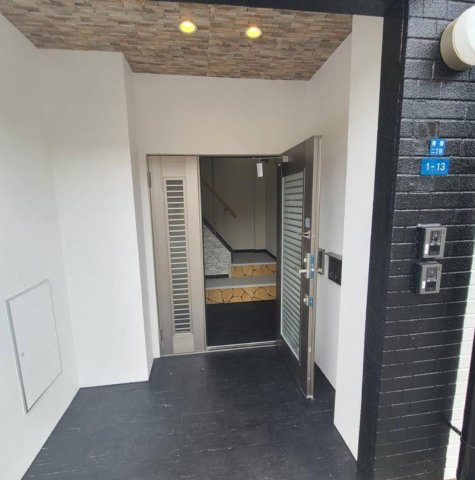 【大阪府】大阪市西成区　店舗付住宅＜オーナーチェンジ＞の玄関