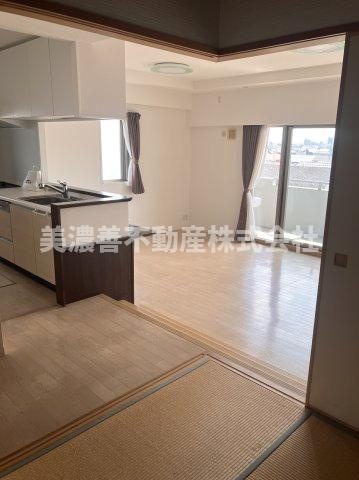 ６５８１１　フレストアルファ六条南の居間・リビング