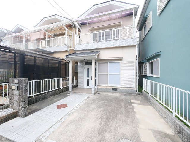 東九条町テラスハウスの外観